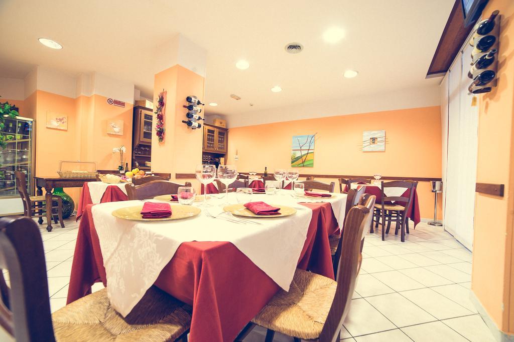 Hotel La Gaietta Millesimo المظهر الخارجي الصورة